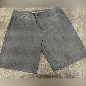 Men’s Shorts Size 40
Gently UsedHang Ten Brand Gray